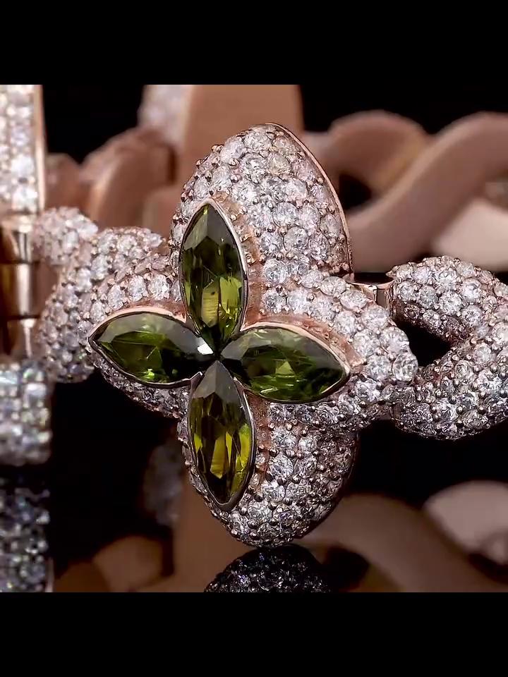 Men's Marquise Cut Green Peridot Four-Leaf Clover Bracelet, Infinity Link Bracelet, VVS Diamond Bracelet, Passes Diamond Tester