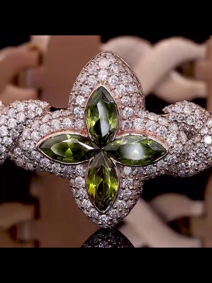 Men's Marquise Cut Green Peridot Four-Leaf Clover Bracelet, Infinity Link Bracelet, VVS Diamond Bracelet, Passes Diamond Tester