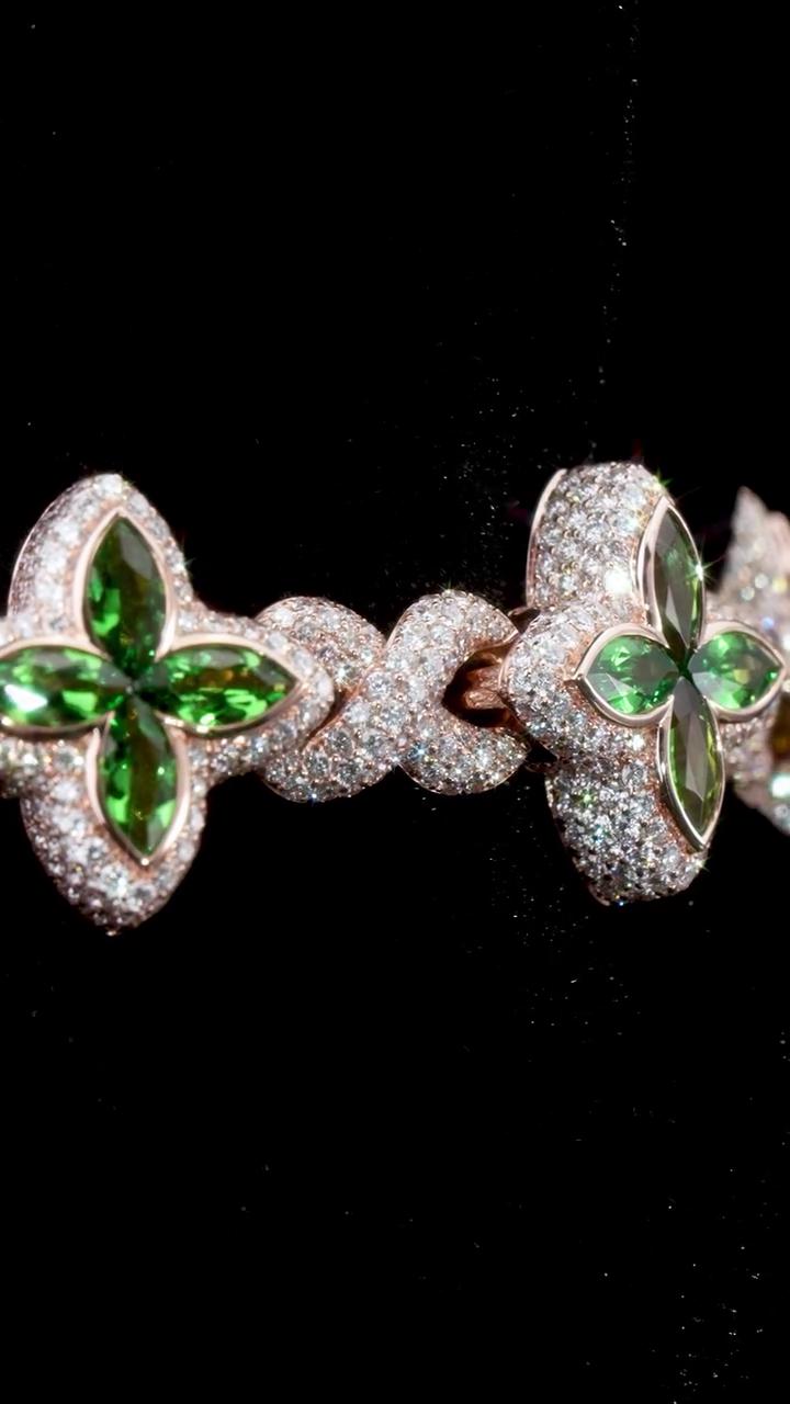 VVS Moissanite Green Flower Link Chain | Rhodium Plated 925 Silver | Iced Out Custom Necklace | Hip Hop Statement Jewelry