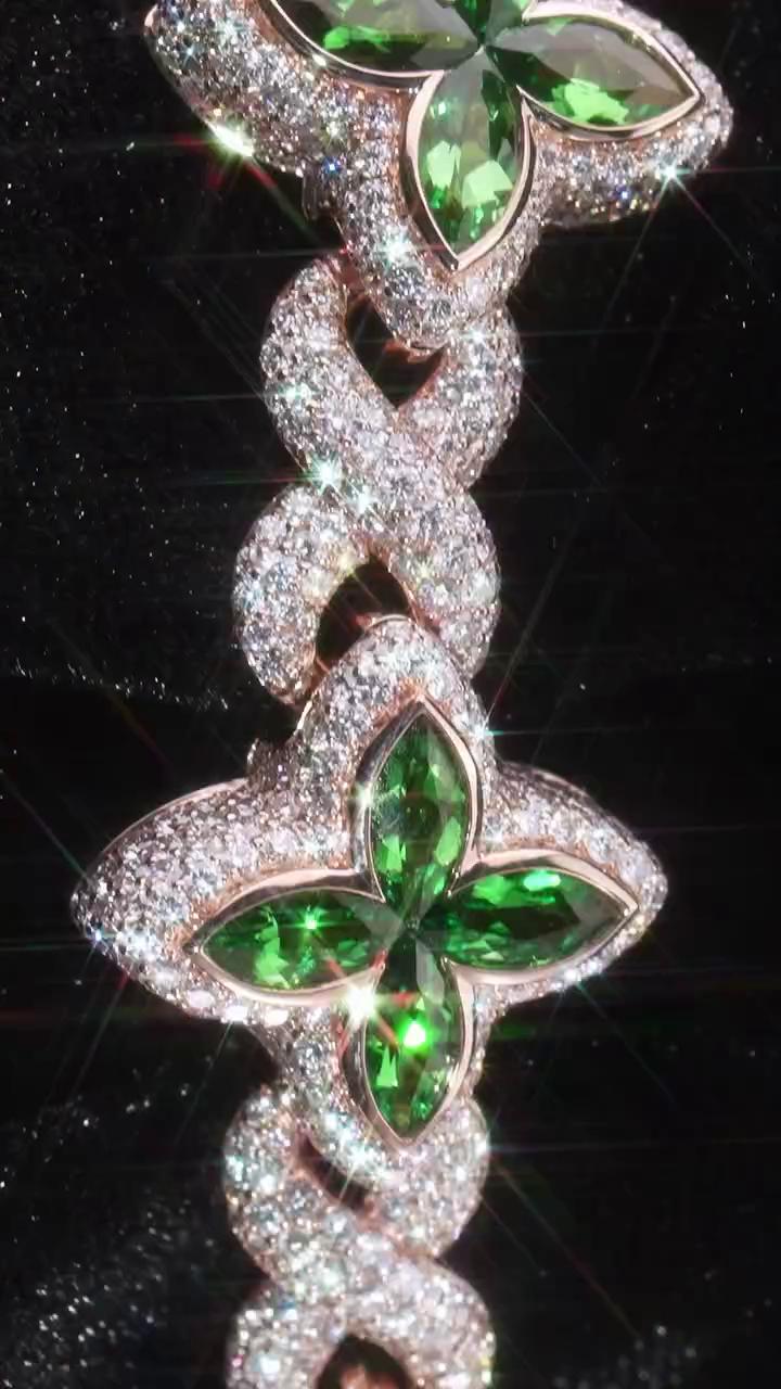 VVS Moissanite Green Flower Link Chain | Rhodium Plated 925 Silver | Iced Out Custom Necklace | Hip Hop Statement Jewelry