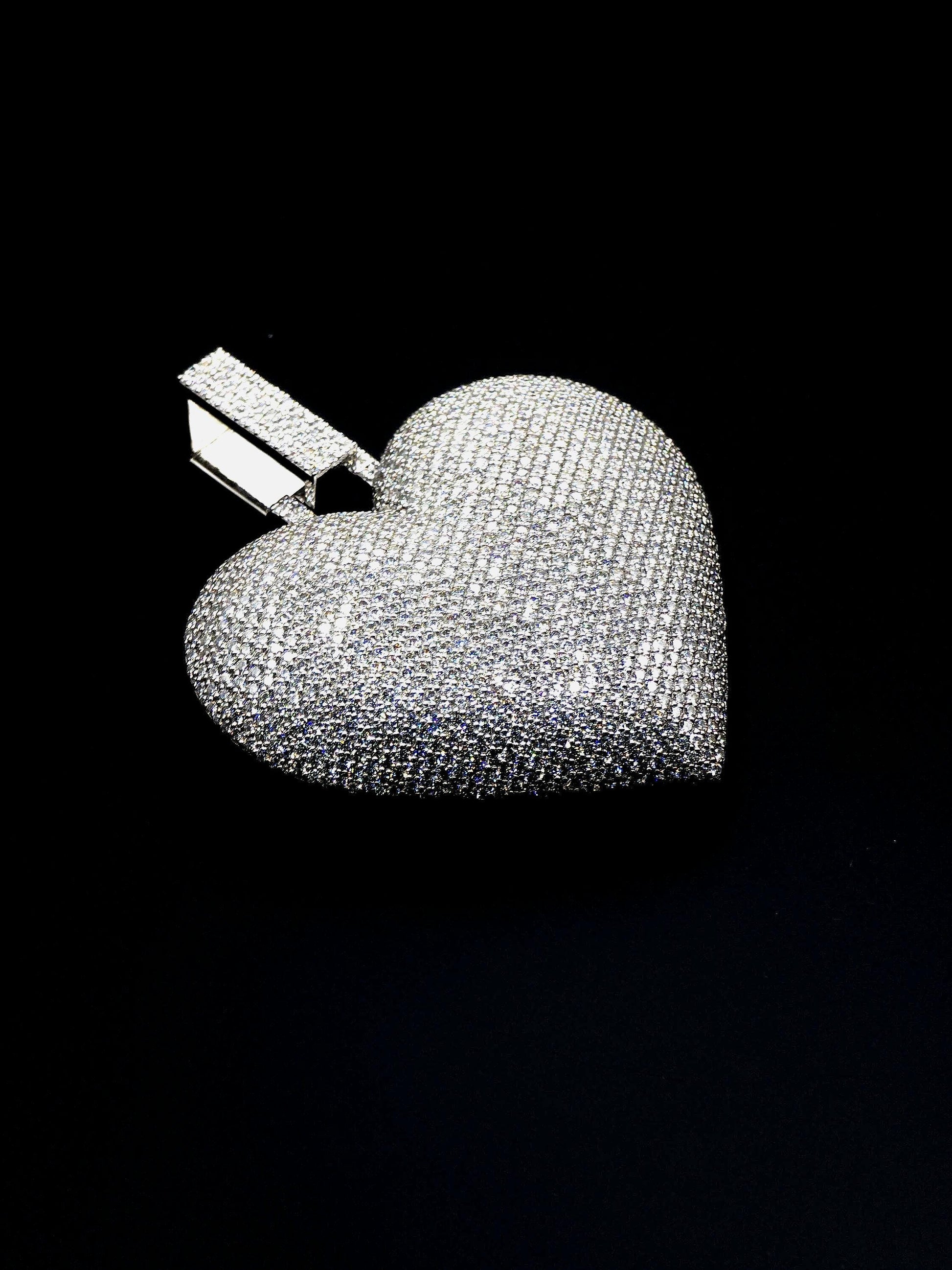 14.66Ct Round Cut Moissanite Diamond Men's Customized Heart Pendant 10K White Gold, Fully Iced Out Men's Hip-hop Pendant