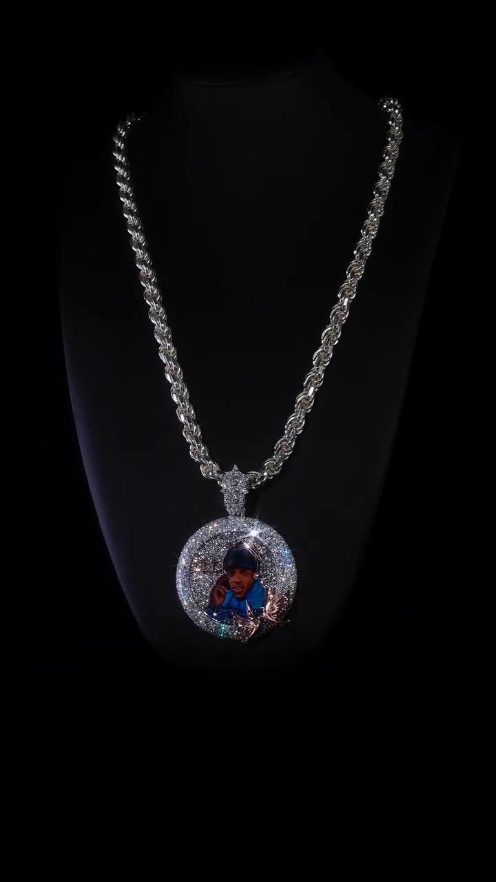 Custom Photo Memorial Pendant, VVS1 Moissanite, 925 Sterling Silver, Round Medallion with Personalized Portrait