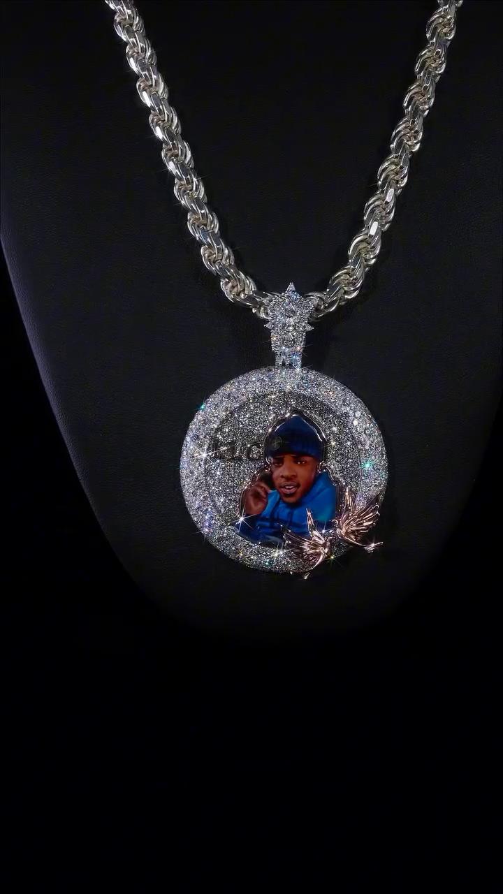 Custom Photo Memorial Pendant, VVS1 Moissanite, 925 Sterling Silver, Round Medallion with Personalized Portrait